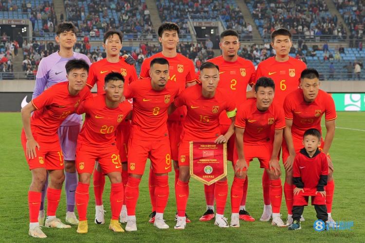 向前迈进！FIFA最新排名：国足上升一位至79，亚洲第11