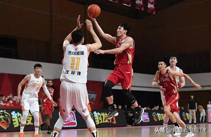 06：00 实况录像2023／2024赛季中国男子篮球职业联赛常规赛第九轮